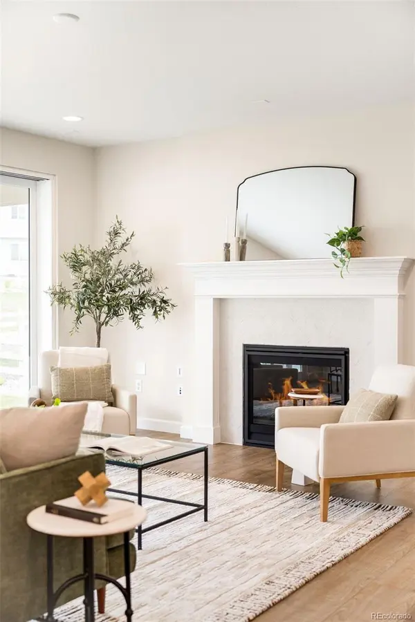 7110 S White Crow WAY, Aurora, CO 80016