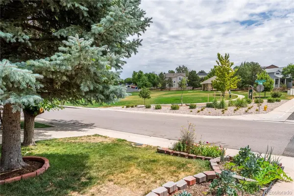 5519 S Versailles ST, Aurora, CO 80015
