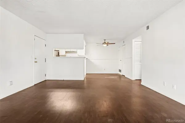 921 S Walden ST #206, Aurora, CO 80017