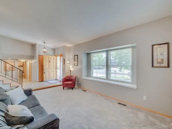 6566 S Ammons CT, Littleton, CO 80123