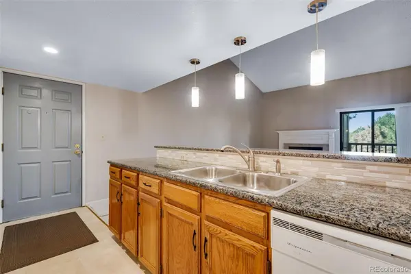 9690 Brentwood WAY #303, Broomfield, CO 80021
