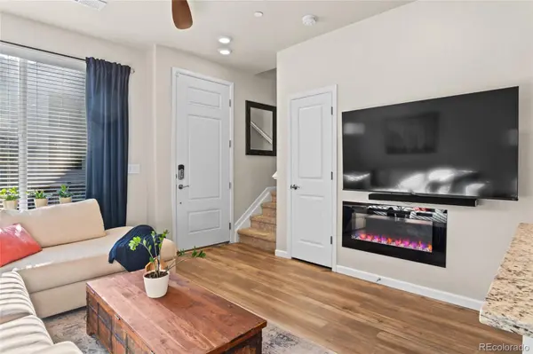 409 Millwall CIR, Castle Rock, CO 80108