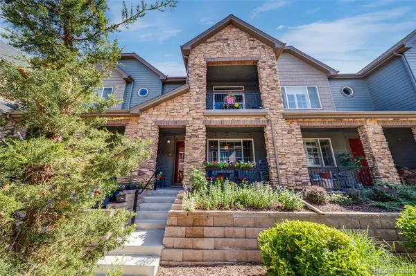 570 E Dry Creek PL, Littleton, CO 80122