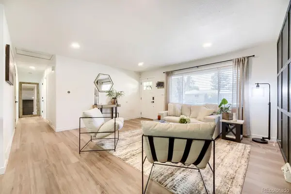 3325 W Arlington AVE, Littleton, CO 80123