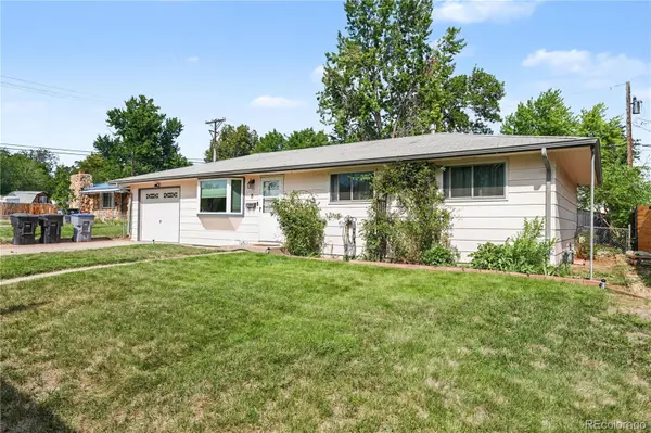 8 Elizabeth CT, Longmont, CO 80501