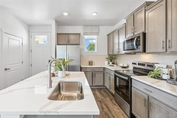 1410 S Boston CT #B, Denver, CO 80247