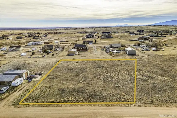 872 E Waverly DR, Pueblo, CO 81007