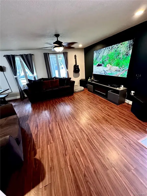 1057 Ponderosa CIR, Longmont, CO 80504