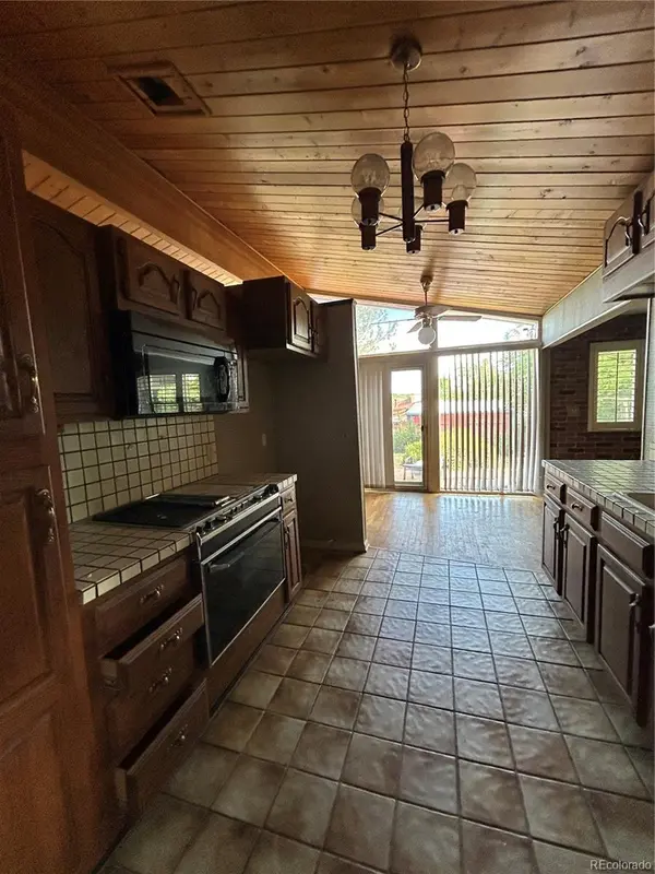 850 W 6th AVE, Broomfield, CO 80020