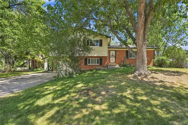 6850 S Downing CIR, Centennial, CO 80122