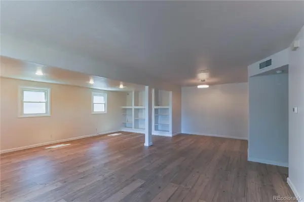 941 Zion ST, Aurora, CO 80011