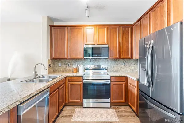 8489 Canyon Rim CIR #304, Englewood, CO 80112