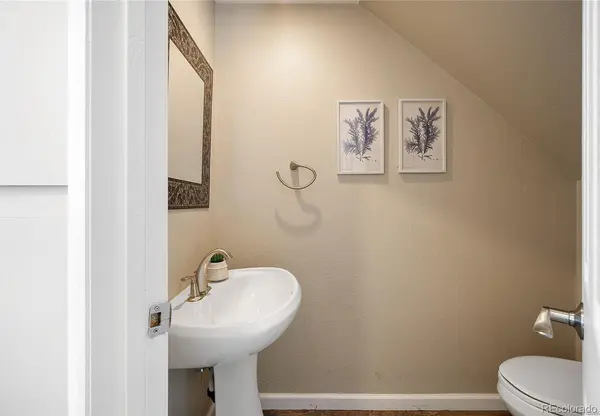 1881 Newland CT, Lakewood, CO 80214