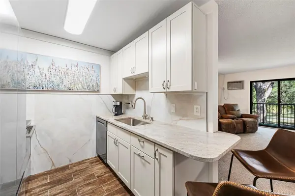 1200 Golden CIR #204, Golden, CO 80401