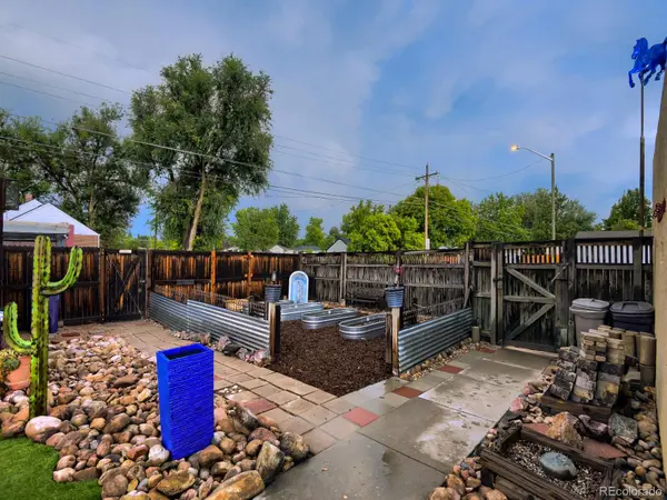 1300 Syracuse ST, Denver, CO 80220