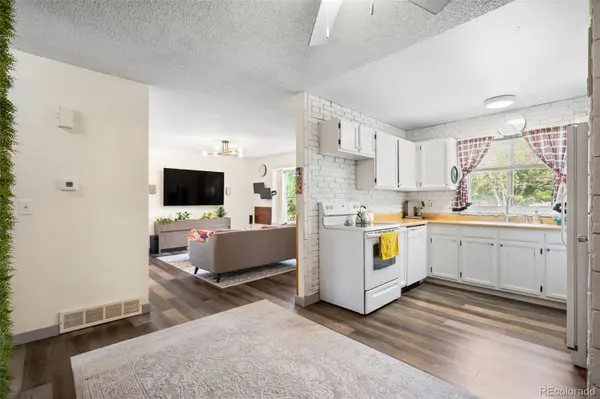 1927 Cathay CT, Aurora, CO 80011