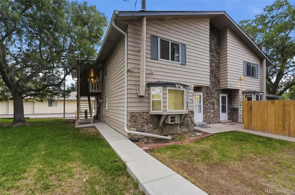 92 N Newark ST #C, Aurora, CO 80012