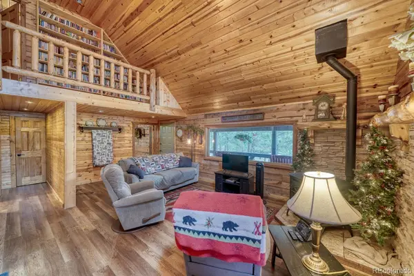 801 Crystal Falls DR, Westcliffe, CO 81252