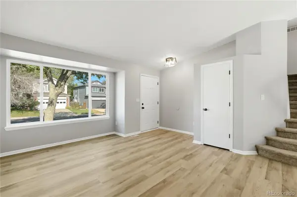 5566 S Ireland ST, Aurora, CO 80015