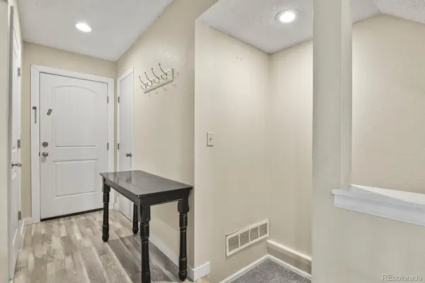 4290 S Mobile CIR #A, Aurora, CO 80013
