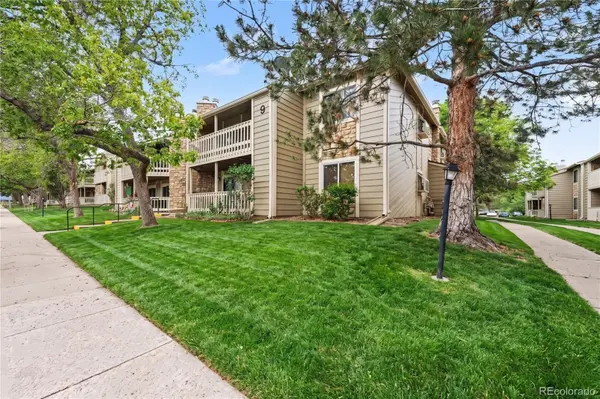 8225 E Fairmount DR #9-201, Denver, CO 80247