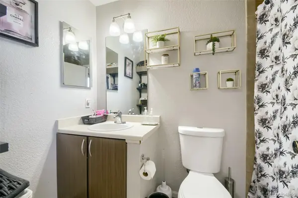 18646 E 42nd AVE, Denver, CO 80249