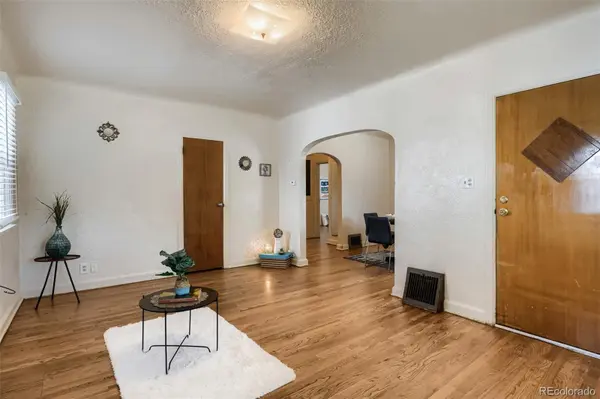 3990 S Logan ST, Englewood, CO 80113