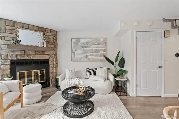 6712 S Independence ST, Littleton, CO 80128