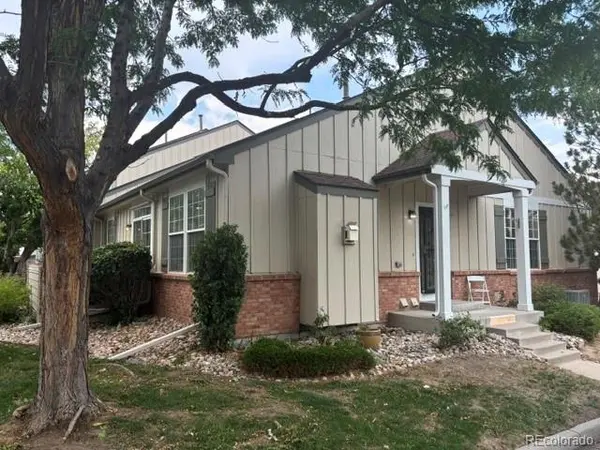 847 S Evanston CIR, Aurora, CO 80012