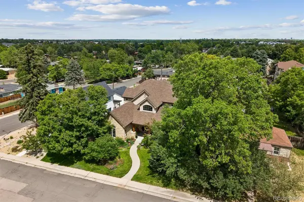 5518 S Foresthill ST, Littleton, CO 80120