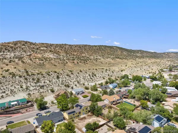 2430 Greenway CIR, Canon City, CO 81212