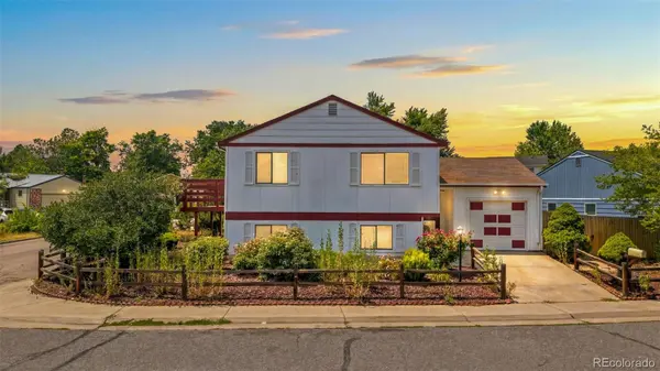 1553 S Carson ST, Aurora, CO 80012