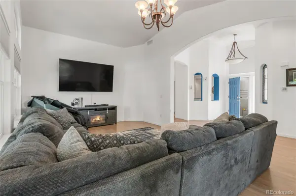1510 S De Gaulle CIR, Aurora, CO 80018