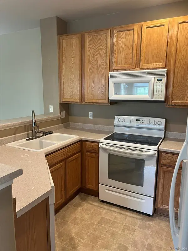 220 Granby WAY #A, Aurora, CO 80011