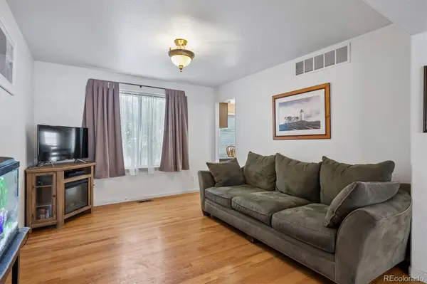10017 Westside CIR, Littleton, CO 80125