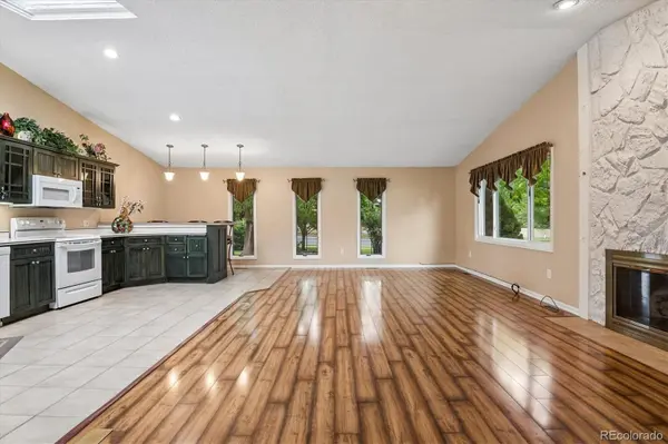 8 Walter WAY, Broomfield, CO 80020