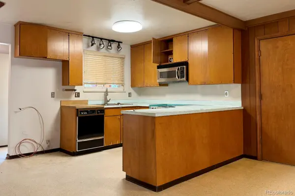 1114 S Oakland ST, Aurora, CO 80012