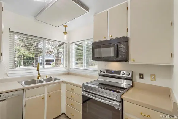 9801 Garrison CT, Broomfield, CO 80021