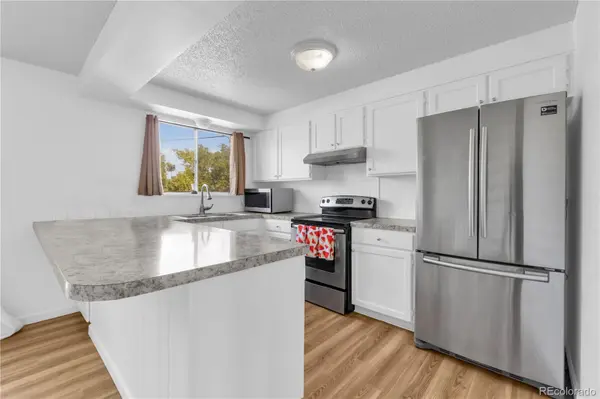 9461 W 47th AVE, Wheat Ridge, CO 80033