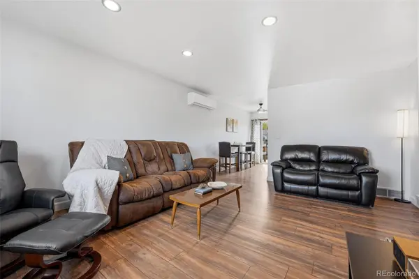 971 S Yarrow ST, Denver, CO 80226