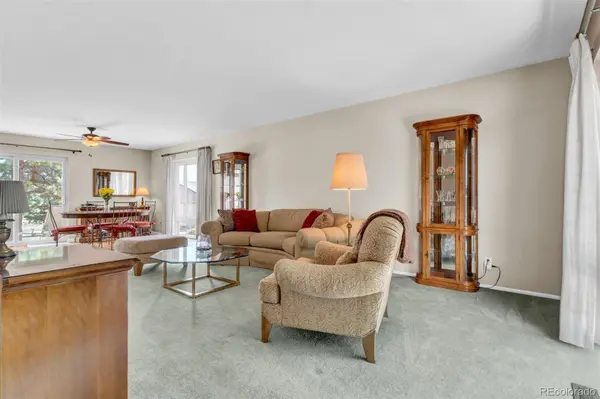 4619 W Ponds CIR, Littleton, CO 80123