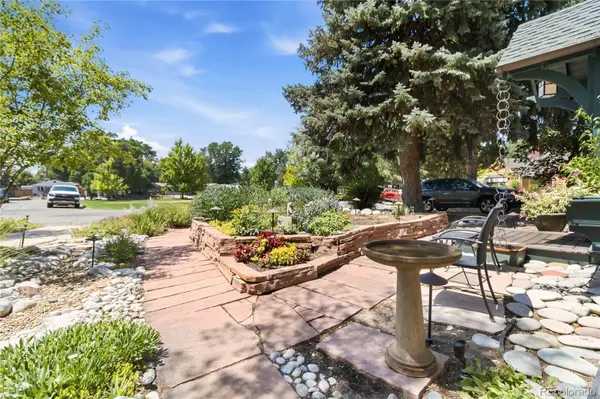 2838 S Clarkson CIR, Englewood, CO 80113