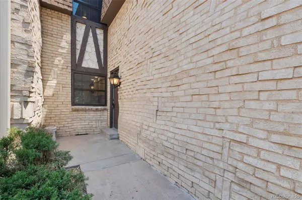 4250 S Olive ST #109, Denver, CO 80237