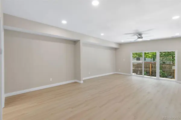 4250 S Olive ST #109, Denver, CO 80237