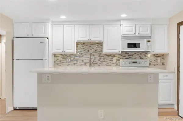 12043 W Cross DR #204, Littleton, CO 80127