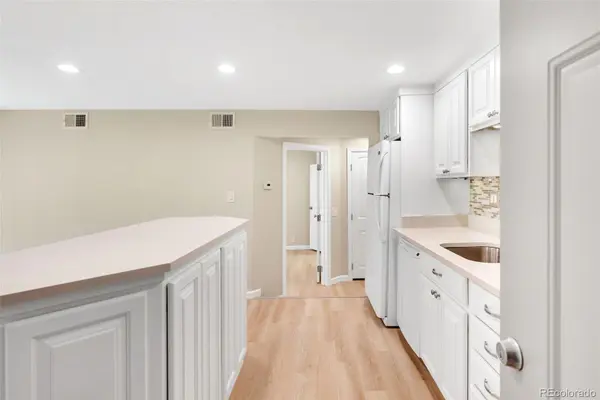 12043 W Cross DR #204, Littleton, CO 80127