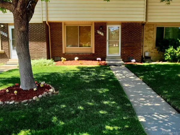 1227 S Uvalda ST, Aurora, CO 80012