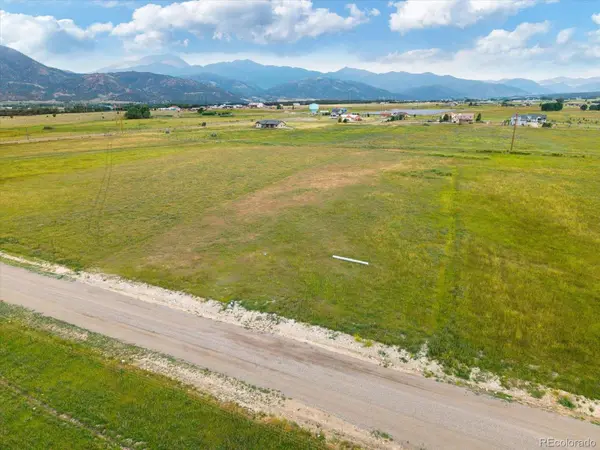 8039 Freedom CIR, Salida, CO 81201