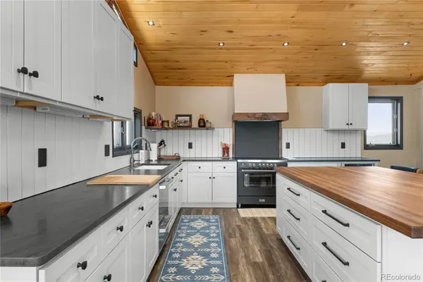 1400 Wild Bill BLVD, Westcliffe, CO 81252