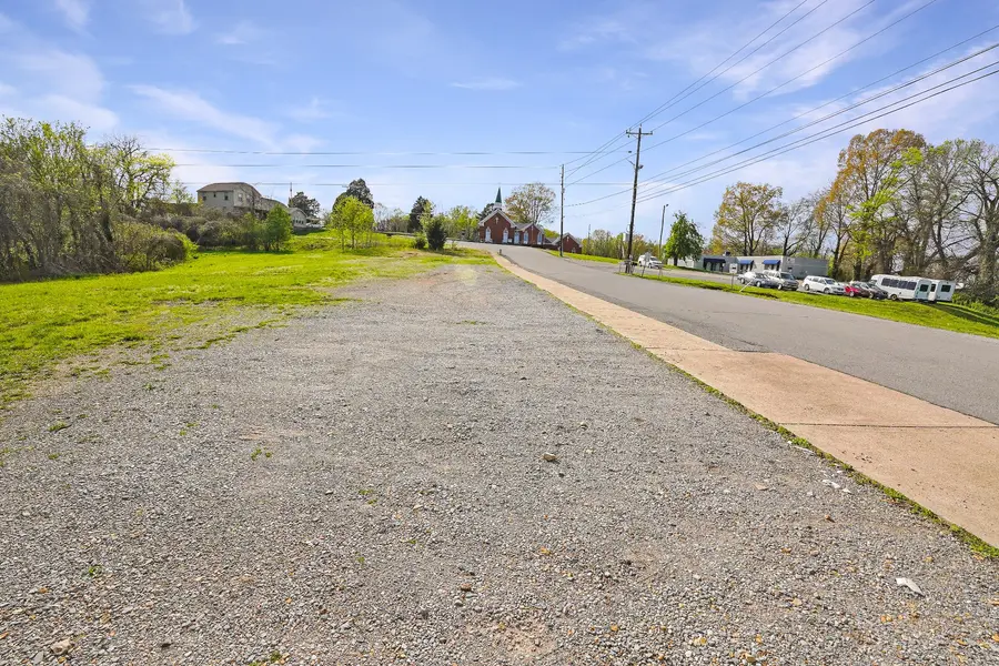 1 Church Street, Dover, TN 37058